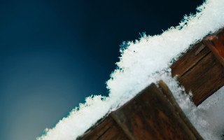 Wooden clock snowy background ambient - an gyeon free wallpaper for desktop
