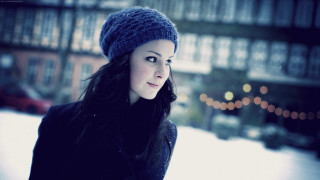 Woman blue hat coat snow - a blue hat free wallpaper