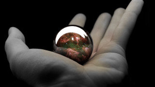 Hand glass ball star black - a glass ball free wallpaper