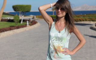 Woman sunglasses lake palm pastel - pastel color free wallpaper