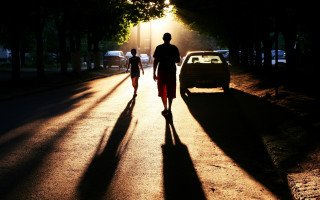 Man walking street car woman - a street free wallpaper