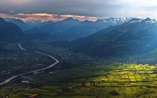 Valley river mountains sunset city - a view of a valley free wallpaper
