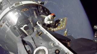 Astronaut toilet space station night - a man in a space suit free wallpaper