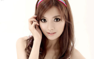 Woman long hair pink headband - a picture free wallpaper