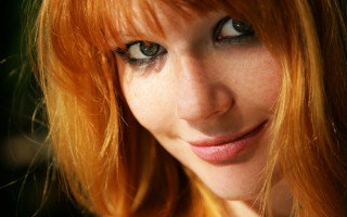 Redhair blueeyes smile woman portrait - a smile free wallpaper for desktop
