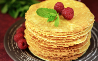 Pancakes raspberries plate leaf food - a stack of pancakes free wallpaper