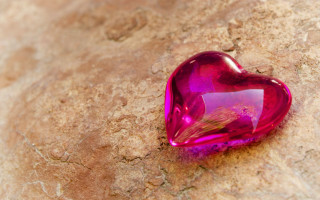 Heart rock brown red white - anne dunn free wallpaper