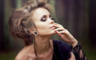 Gothic blonde woman blackdress jewelry - a black dress free wallpaper for desktop