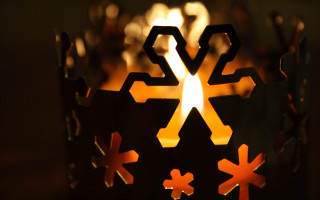 Lit candle folk art hat - a candle free wallpaper