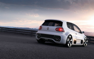 White car mountain road cloudy 2 - a cloudy sky free wallpaper