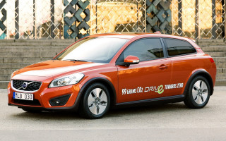 Red volvo steps sign typographic - concept design free wallpaper