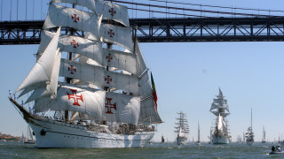 Sailboat bridge ships water military - almada negreiro free wallpaper