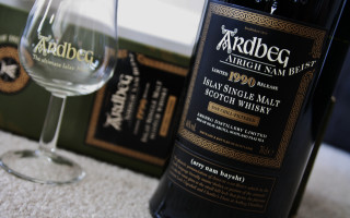 Wine bottle glass table box - product photo free wallpaper