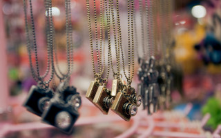 Camera display chains pink shelf - lomography free wallpaper