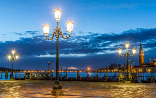 Streetlight stonewalkway water night cloudy - a street light free wallpaper
