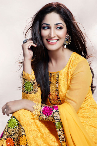 Woman yellow dress smile hand - a yellow dress free wallpaper