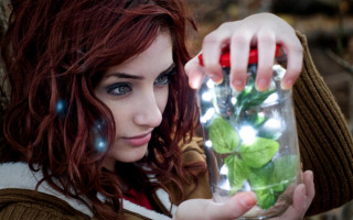 Woman plant jar light hologram - a jar free wallpaper