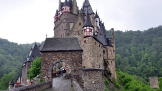 Castle bridge tunnel clock medieval - a tunnel free wallpaper