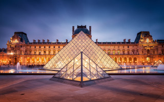 Glass pyramid paris fountain night - christopher wren free wallpaper
