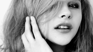 Woman longhair ring pose araceli - her finger free wallpaper