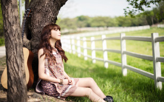 Woman sitting tree guitar fence - chizuko yoshida free wallpaper