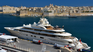 Large white boat harbor city 2 - building free wallpaper