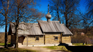 Wooden church autumn leaves east - andrei rublev free wallpaper