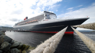 Cruise ship dock ropes blue - wide free wallpaper