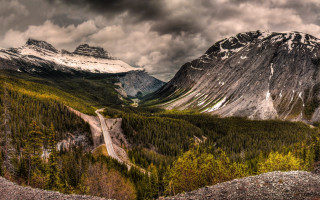 Mountain range winding road cloudy 5 - the distance free wallpaper
