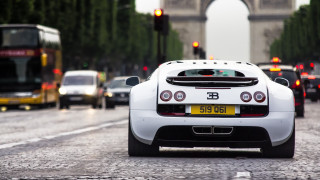White sports car tiltshift city - didier mouron free wallpaper