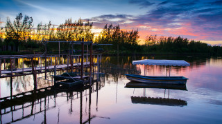 Docked boat sunset cityscape impressionist - impressionist free wallpaper