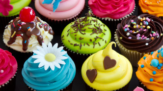 Colorful cupcakes frosting decorations heart - clara peeters free wallpaper