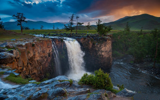Waterfall forest mountains nature scenery - a waterfall free wallpaper for desktop