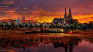 Sunset city river reflection romanticism - a reflection of the sky free wallpaper