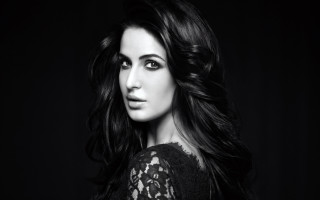 Woman blackdress blackbackground blackwhite longhair - a picture free wallpaper