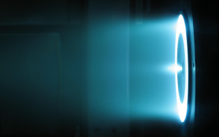 Window light hologram space portrait - circular free wallpaper for desktop