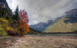 Mountain lake autumn forest cloudy 2 - scenic free wallpaper