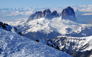 Skiing mountain snowy background romanesque - romanesque free wallpaper
