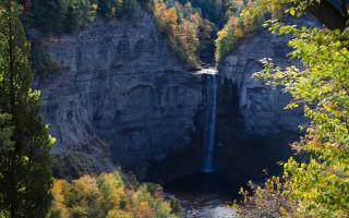 Waterfall canyon trees autumn night - a few leaf free wallpaper