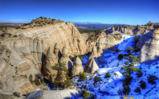 Mountain snow trees blue sky 4 - a mountain landscape free wallpaper