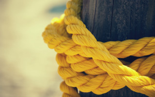 Yellow rope pole blurry background 2 - a pole free wallpaper