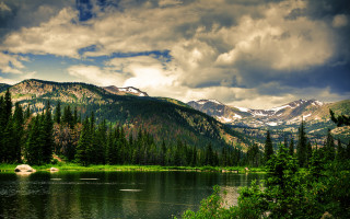 Mountain lake forest sunset cityscape - a mountain range free wallpaper for desktop