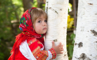 Little girl red dress tree 5 - a little girl free wallpaper