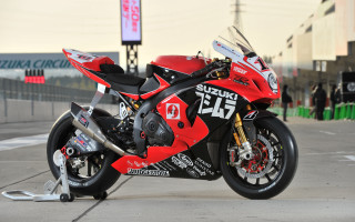 Red motorcycle road building suzuki - dave allsop free wallpaper