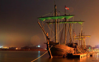 Large boat dock pier night - atmospheric free wallpaper