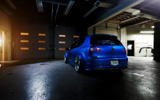Blue car garage door light - a blue car free wallpaper