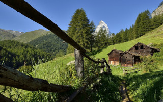 Small cabin green valley mountain - beautiful landscape free wallpaper for desktop