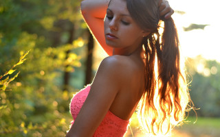 Pink dress woods portrait backlighting - a picture free wallpaper