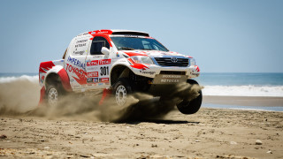 Truck beach ocean wave constructivism - a beach near the ocean free wallpaper