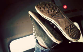 Feet shoes vehicle redlight art - top of them free wallpaper